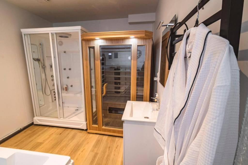 Steam, Baignoire Balneo Et Clim Apartment Reims Exterior photo