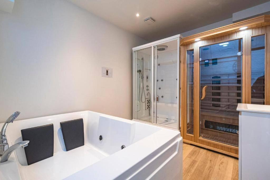 Steam, Baignoire Balneo Et Clim Apartment Reims Exterior photo